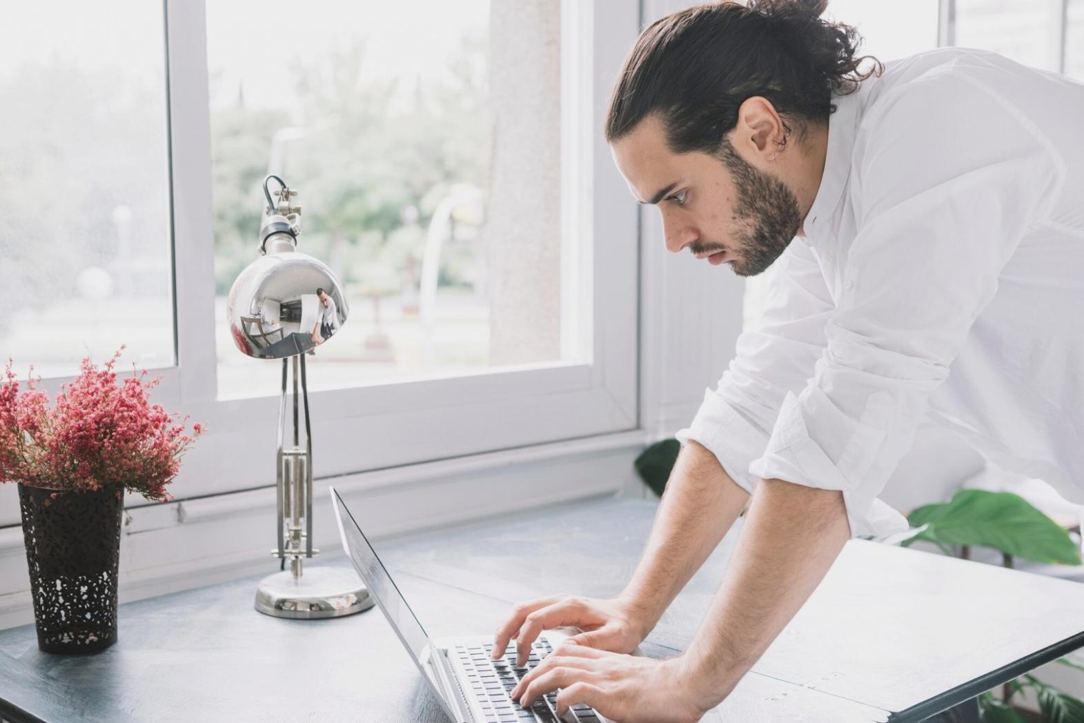 Espace de formation moderne avec outils financiers